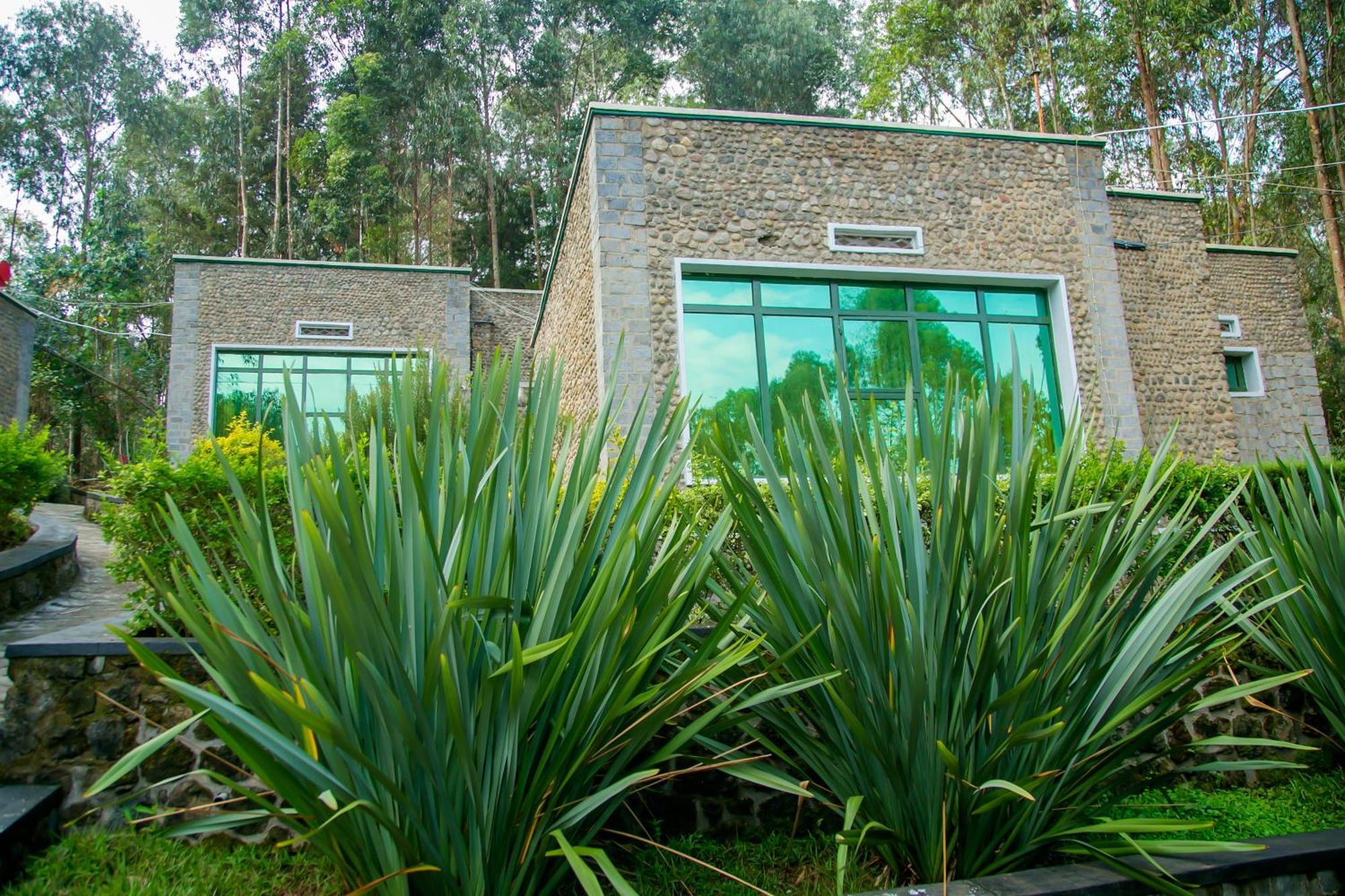 Karisimbi Cave Resort Ruhengeri Buitenkant foto