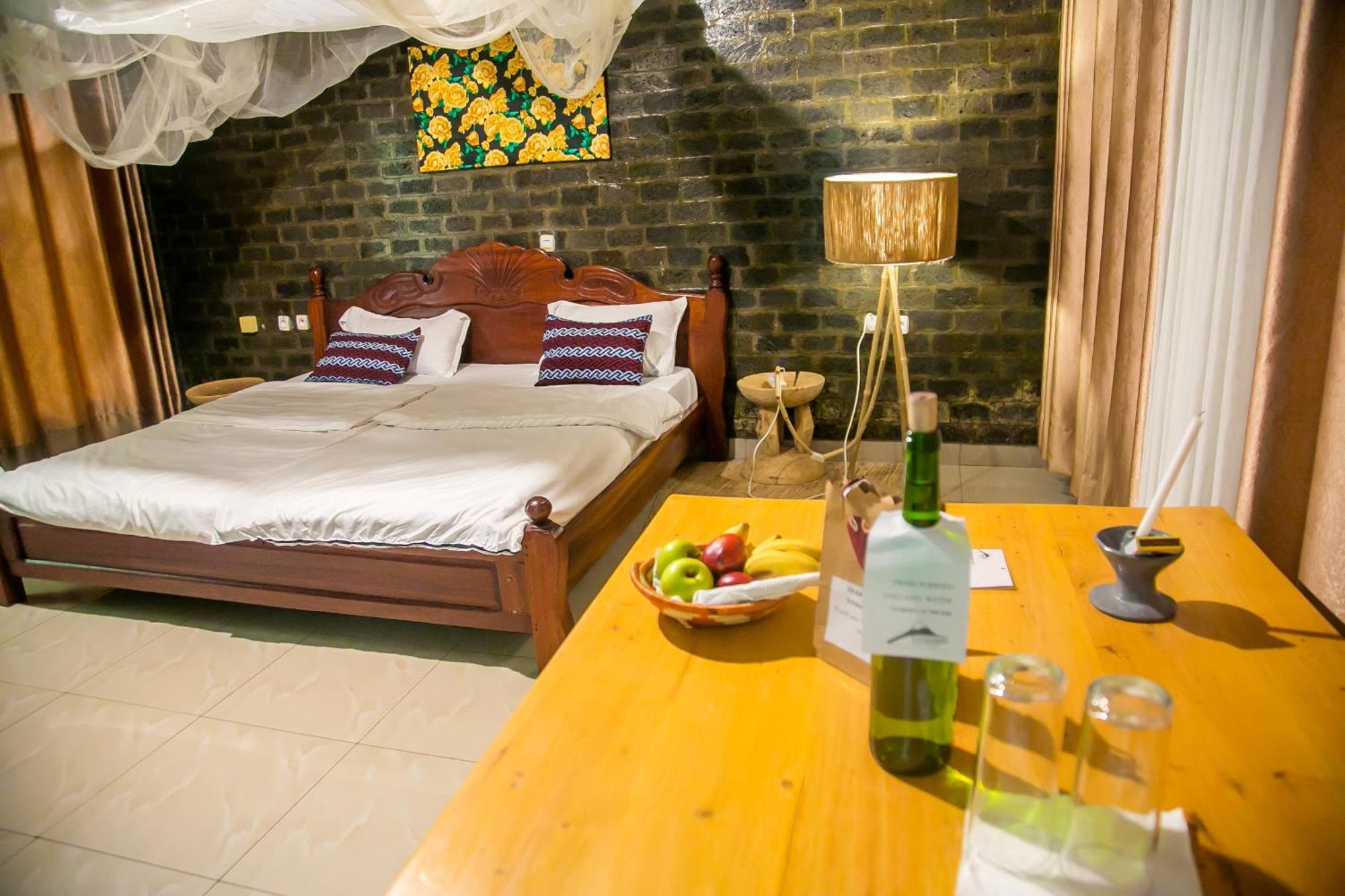 Karisimbi Cave Resort Ruhengeri Buitenkant foto