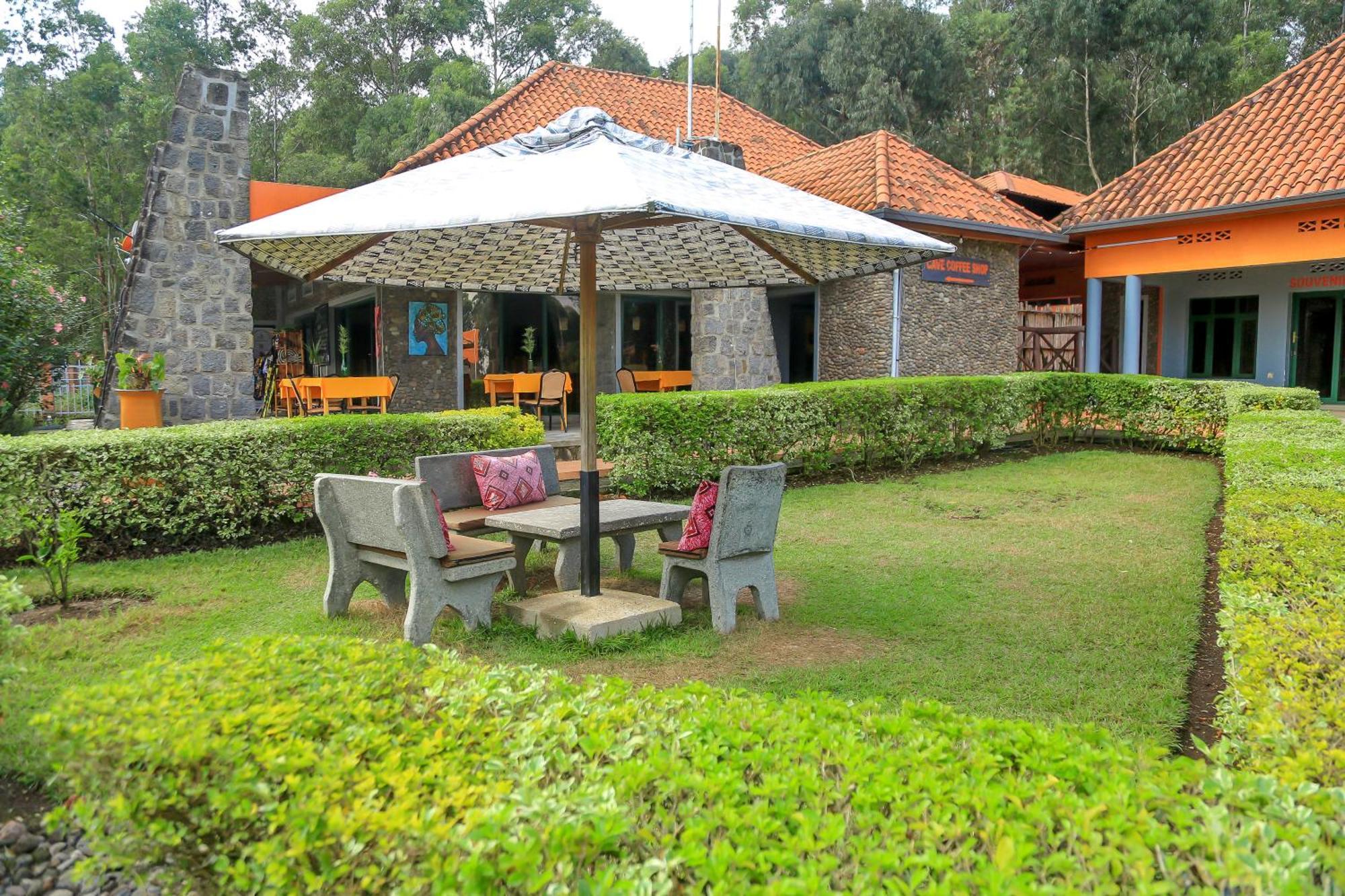 Karisimbi Cave Resort Ruhengeri Buitenkant foto