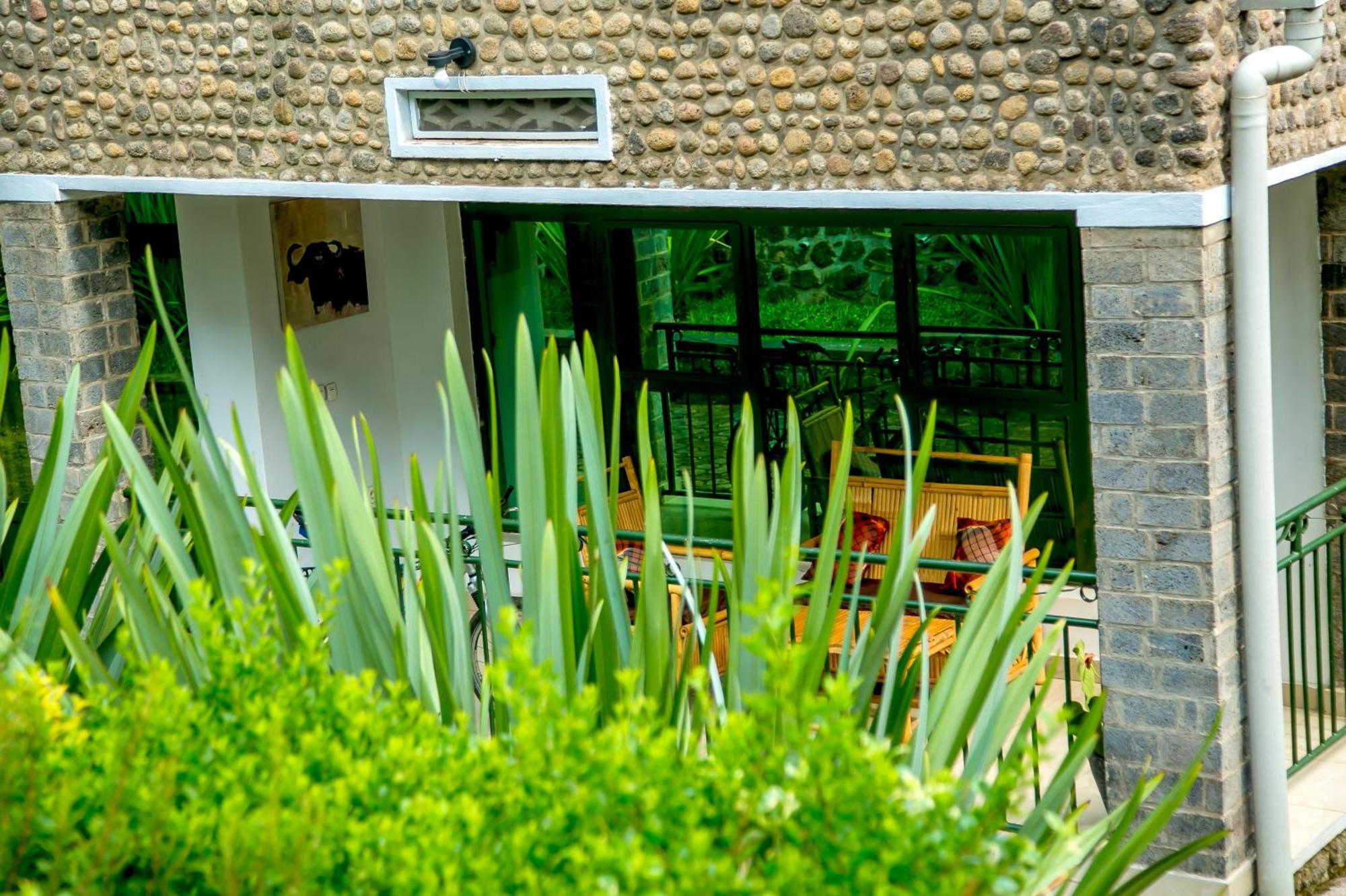 Karisimbi Cave Resort Ruhengeri Buitenkant foto
