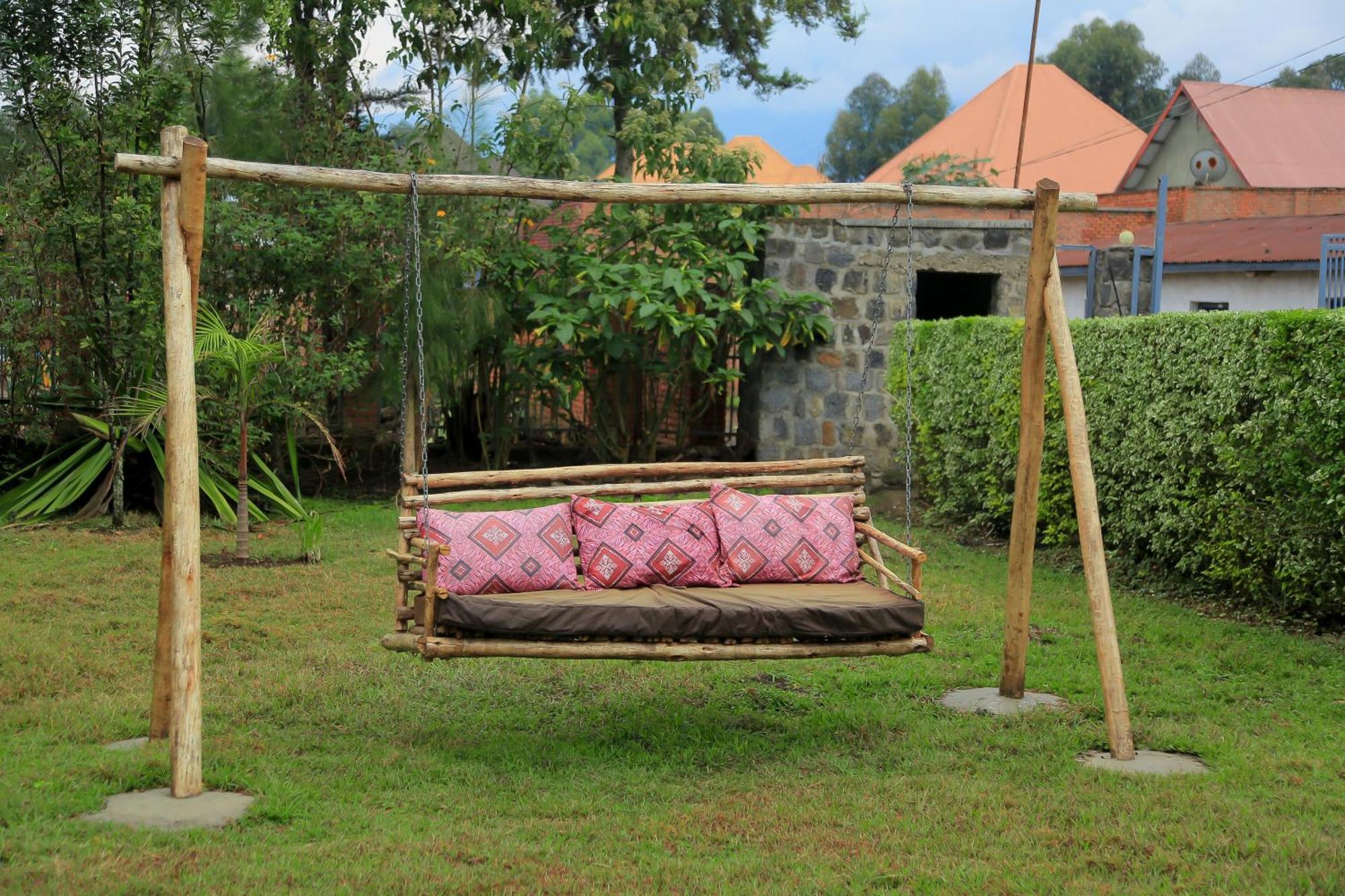 Karisimbi Cave Resort Ruhengeri Buitenkant foto