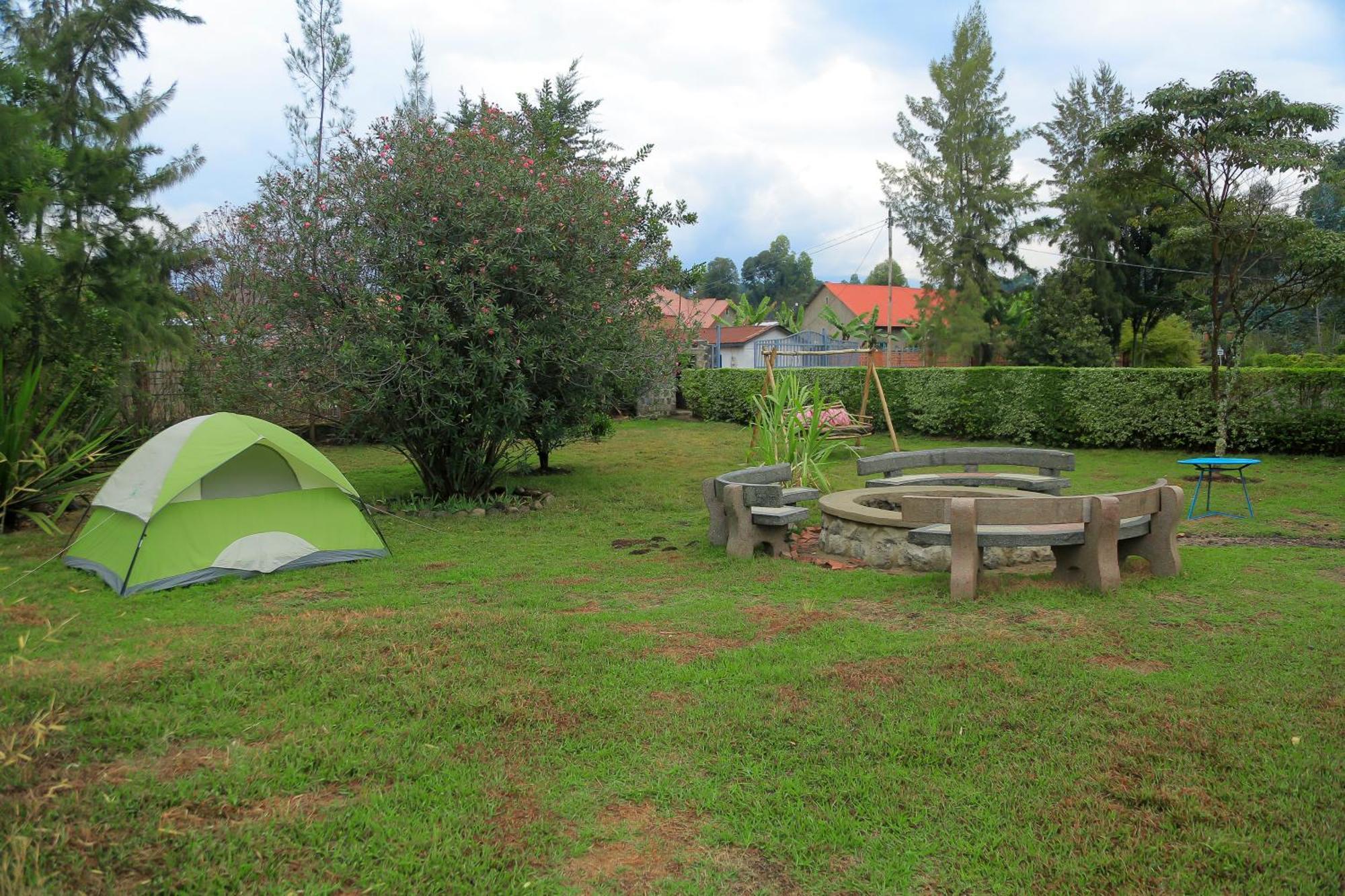 Karisimbi Cave Resort Ruhengeri Buitenkant foto